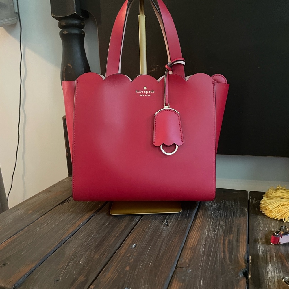 EUC Kate Spade Red Scalloped Crossbody/top handle bag